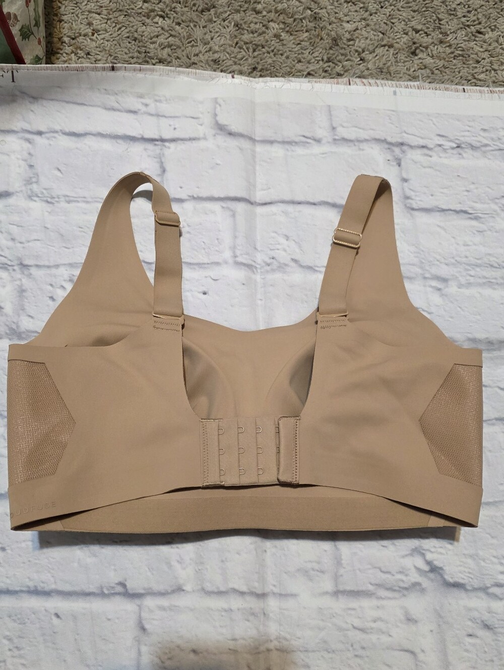 Honeylove Nude Seamless Wireless Bra - Picture 2 of 4